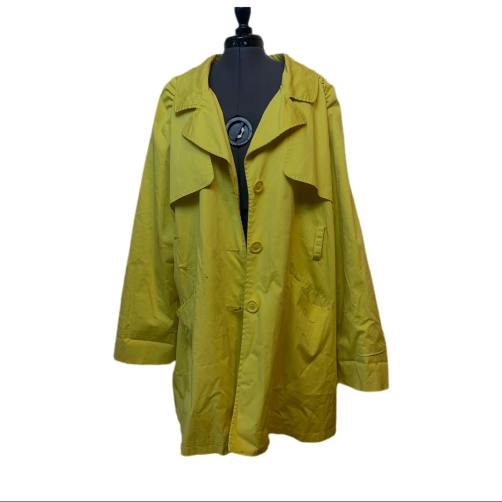 Yellow Rain jacket with pockets and hood